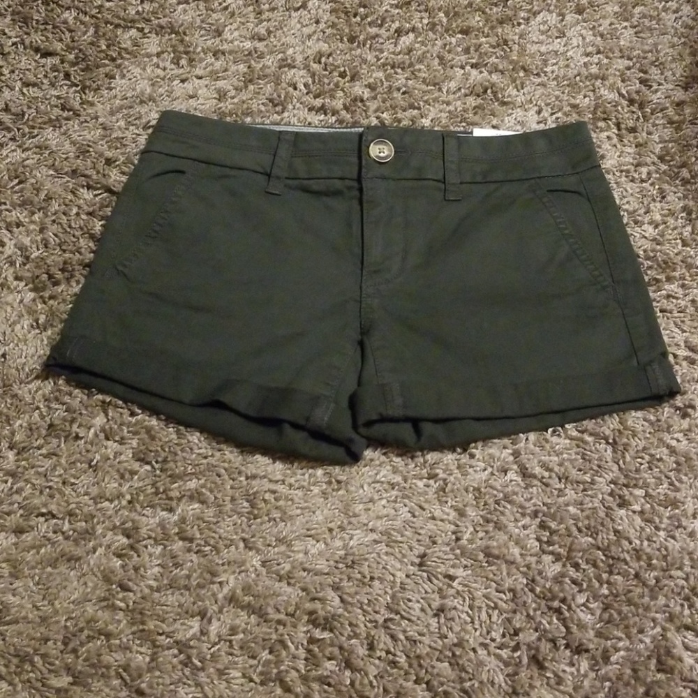 NWT Olive Green American Eagle Midi Shorts Sz. 0